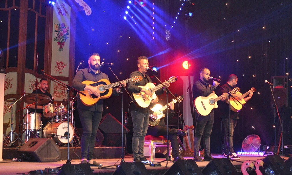 Groupe de gipsy en représentation