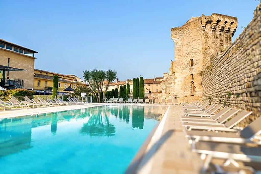 Piscine de l'hôtel Aquabella