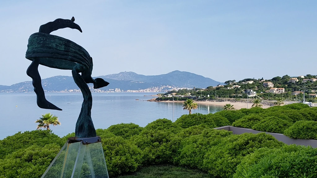 Front de mer vu de l'hôtel Radisson à Ajaccio