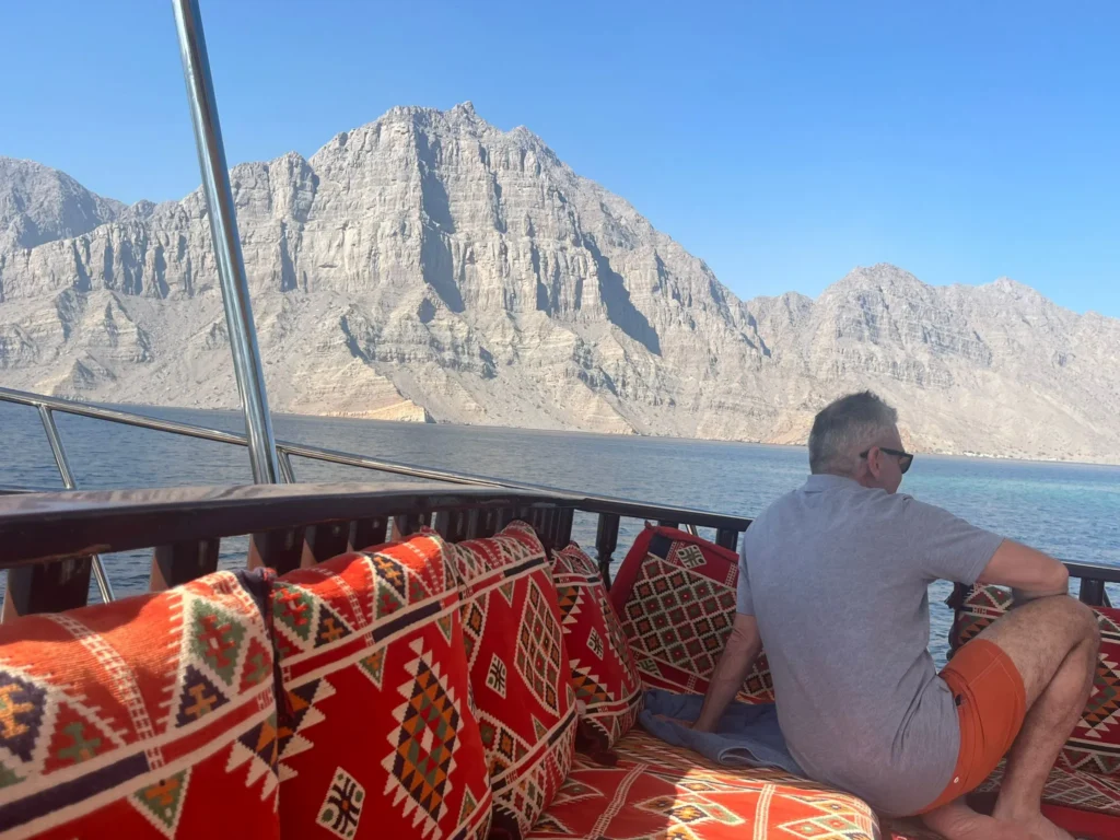 vue d'un bateau de pêcheur traditionnel aux emirats arabes unis