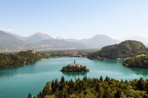 vue du lac de Bled en Slovénie