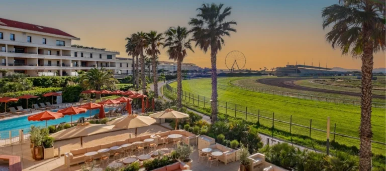 Vue de la terrasse de l'hôtel Villa M à Marseille
