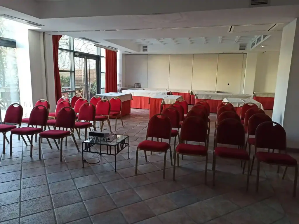 Salle de réunion de l'Avignon Grand Hôtel pour séminaires et événements d'entreprise