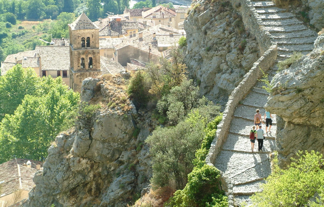 Investigation à Moustiers-Sainte-Marie : rallye pédestre dans le Verdon